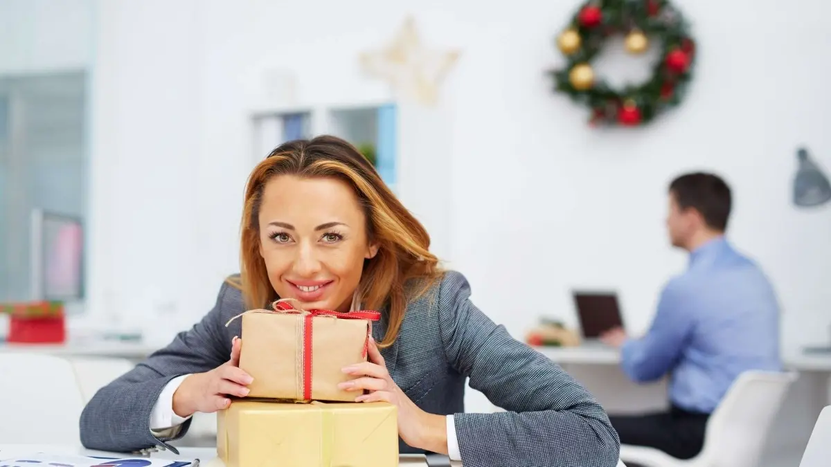 Top Employee Appreciation Gift Ideas to Boost Morale in USA